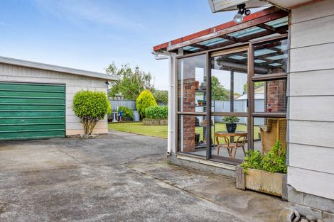 Photo of property in 18 Kamahi Avenue, Hawera, 4610