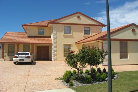 Photo of property in 15 Jasper Place, Northwood, Christchurch, 8051