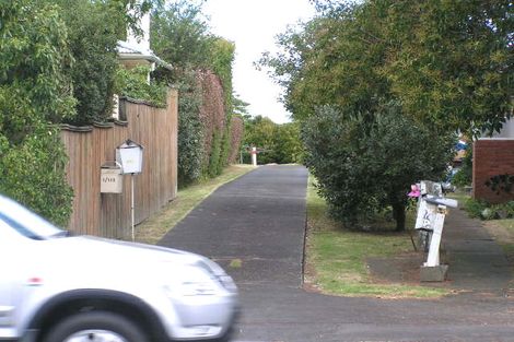 Photo of property in 2/132 Onewa Road, Northcote, Auckland, 0627