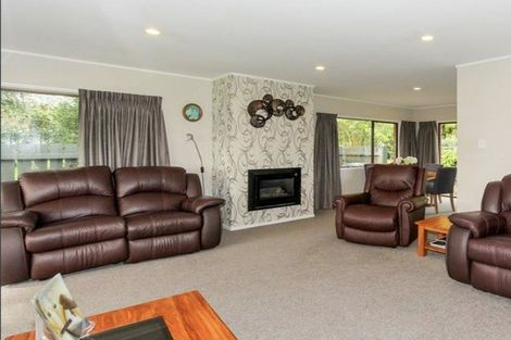 Photo of property in 10 Argyle Place, Highlands Park, New Plymouth, 4312