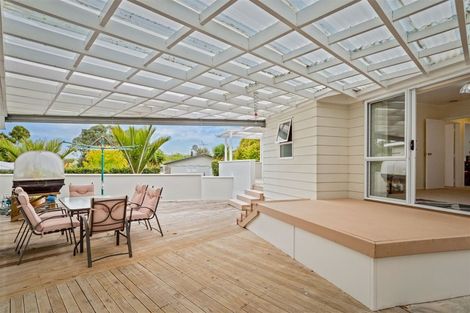 Photo of property in 1 Edgewood Way, Henderson, Auckland, 0612