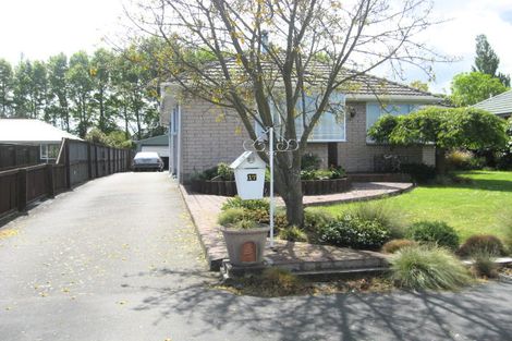 Photo of property in 17 Canberra Place, Redwood, Christchurch, 8051