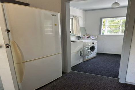 Photo of property in 50 Peter Terrace, Castor Bay, Auckland, 0620