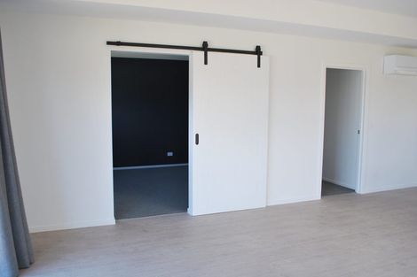 Photo of property in 41 Shepherd Road, Jacks Point, Queenstown, 9371