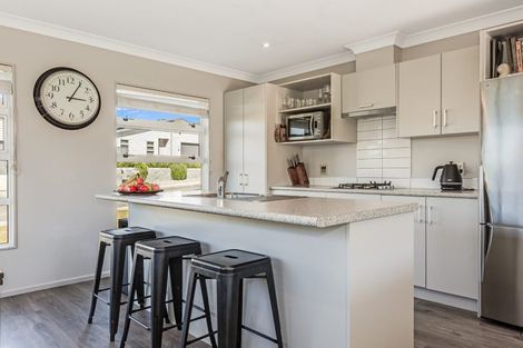 Photo of property in 6 Spritsail Place, Whitby, Porirua, 5024