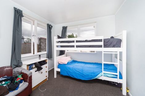 Photo of property in 14 Otaki Place, Westbrook, Palmerston North, 4412