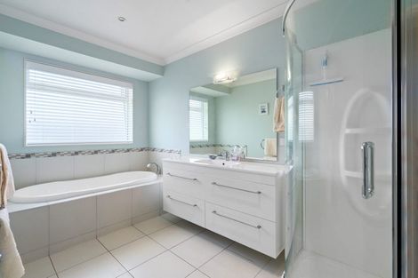 Photo of property in 8 Madison Street, Cambridge, 3434