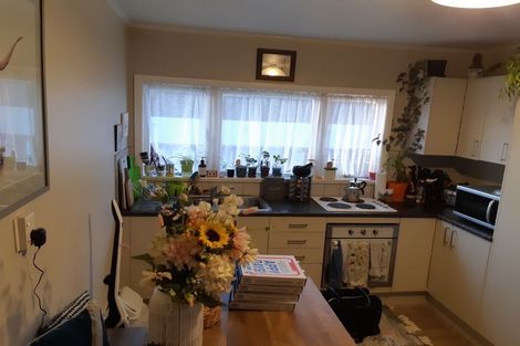 Photo of property in 177 Edmonton Road, Te Atatu South, Auckland, 0610