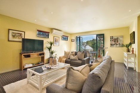 Photo of property in 5 Roseneath Place, Birkdale, Auckland, 0626