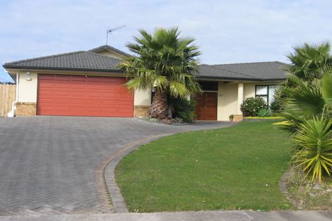 Photo of property in 24 Monivea Place, East Tamaki Heights, Auckland, 2016