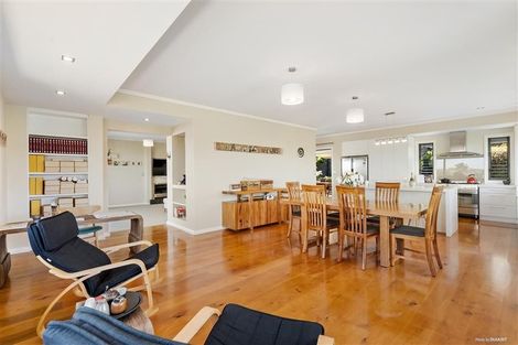 Photo of property in 21 Bayview Park Lane, Orewa, 0931