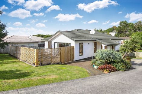 Photo of property in 20 Killygordon Place, Massey, Auckland, 0614