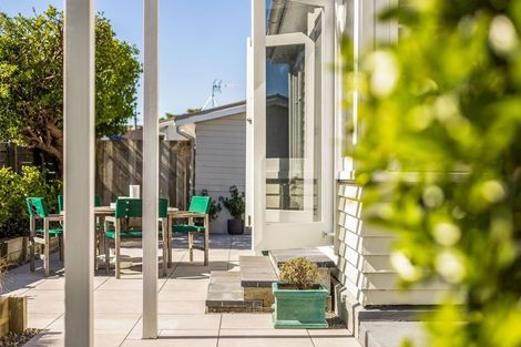 Photo of property in 71 Golf Road, Paraparaumu Beach, Paraparaumu, 5032