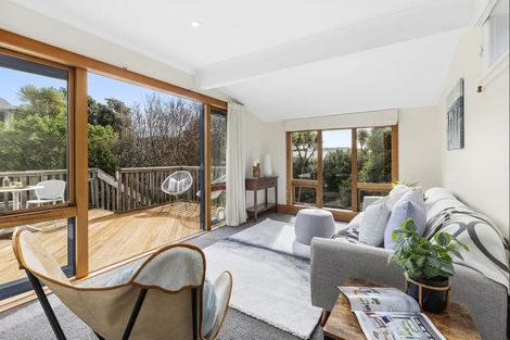 Photo of property in 25 Pinnacle Street, Seatoun, Wellington, 6022