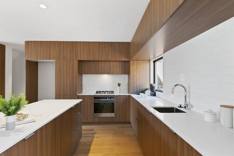 Photo of property in 75 Melbourne Road, Island Bay, Wellington, 6023
