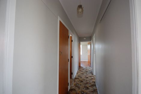 Photo of property in 27 Eddowes Street, Manurewa, Auckland, 2102