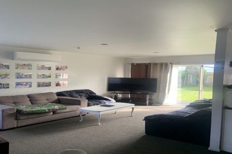 Photo of property in 4 Volta Place, Clendon Park, Auckland, 2103