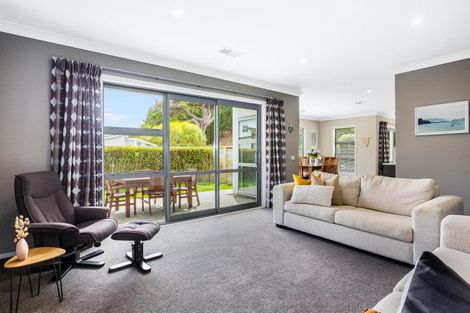 Photo of property in 6 Shoal Place, Whitby, Porirua, 5024