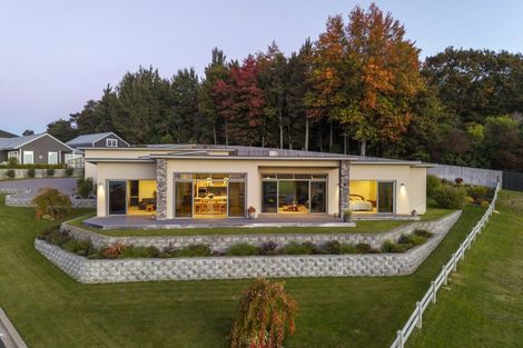 Photo of property in 7 Azalea Lane, Waipahihi, Taupo, 3330