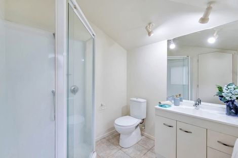 Photo of property in 2/12 Philip Place, Hillcrest, Auckland, 0627