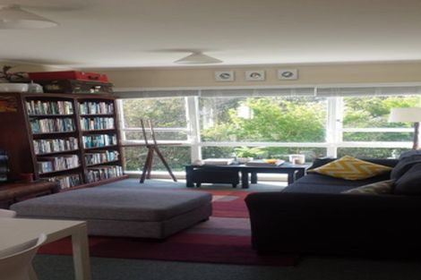 Photo of property in 2/17 Huntingdon Street, Northland, Wellington, 6012