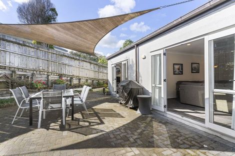 Photo of property in 2/12 Vireya Court, Goodwood Heights, Auckland, 2105