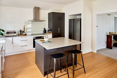 Photo of property in 11 Lower Watt Street, Wadestown, Wellington, 6012