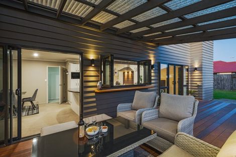 Photo of property in 24 Brooklyn Heights Drive, Kelvin Grove, Palmerston North, 4414