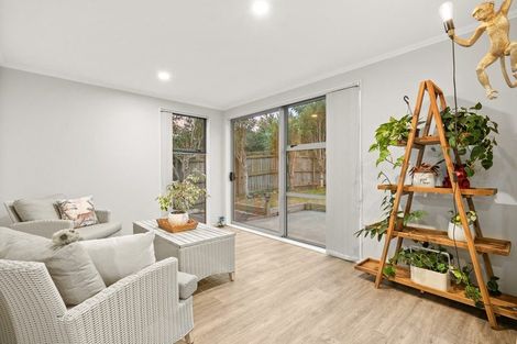 Photo of property in 6 Phar Lap Crescent, Takanini, 2112