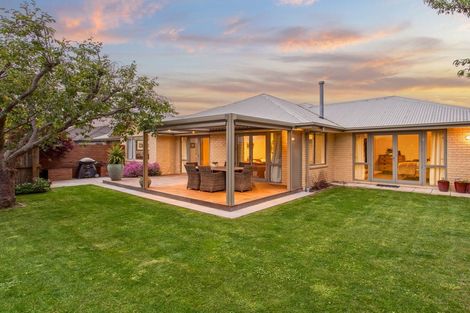 Photo of property in 53 Grimseys Road, Redwood, Christchurch, 8051