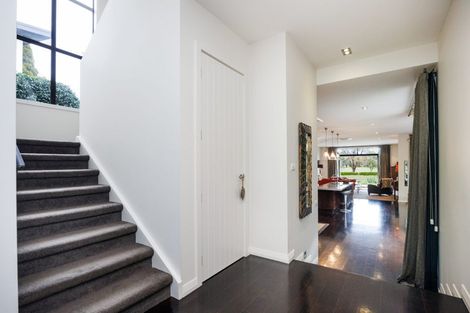 Photo of property in 25 Montgomery Terrace, Hokowhitu, Palmerston North, 4410