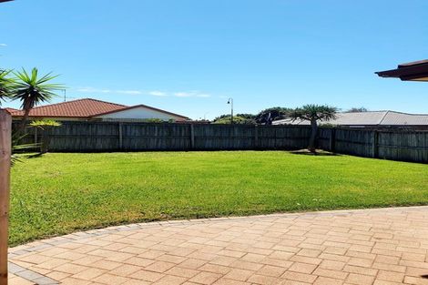 Photo of property in 16 Shankill Place, East Tamaki, Auckland, 2013