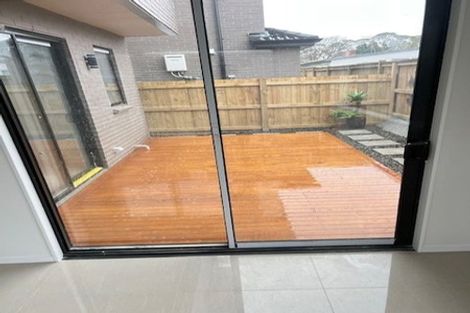 Photo of property in 28 Tiraumea Drive, Pakuranga, Auckland, 2010