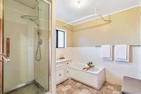 Photo of property in 1/2 Northall Road, New Lynn, Auckland, 0600