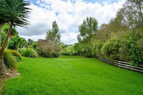Photo of property in 8 Pineview Lane, Helensville, 0875