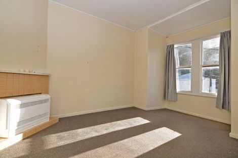 Photo of property in 25 Todman Street, Brooklyn, Wellington, 6021