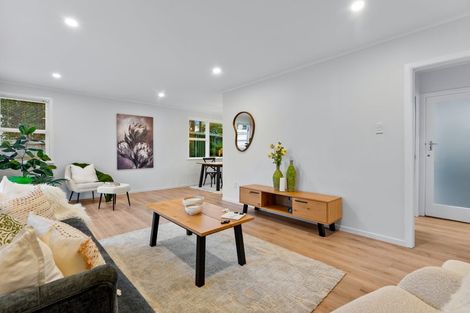 Photo of property in 21 Lantana Road, Green Bay, Auckland, 0604