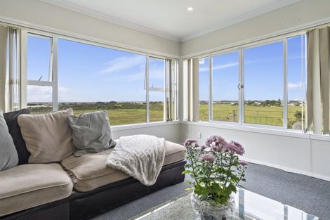 Photo of property in 15 Prangley Avenue, Mangere, Auckland, 2022