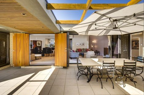 Photo of property in 8 Saint Hill Lane, Havelock North, 4130