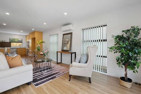 Photo of property in 26d Hutchinsons Road, Bucklands Beach, Auckland, 2014