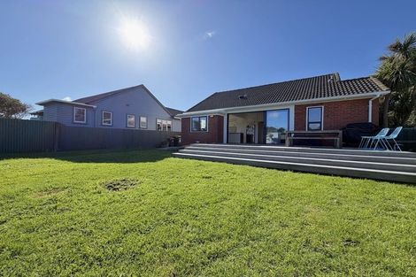 Photo of property in 25 Pirie Crescent, Moera, Lower Hutt, 5010