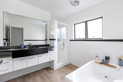 Photo of property in 3/8 Golf Road, New Lynn, Auckland, 0600