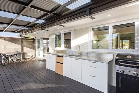 Photo of property in 18 Amanda Avenue, Dinsdale, Hamilton, 3204