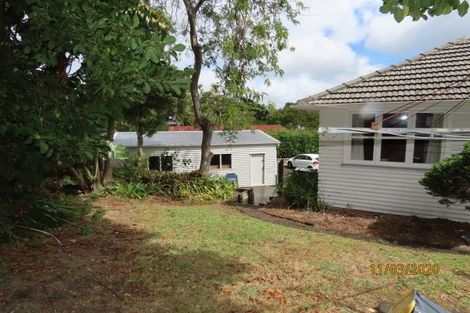 Photo of property in 25 Edmonton Road, Henderson, Auckland, 0612