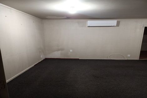 Photo of property in 30 Sunvue Road, Glen Eden, Auckland, 0602