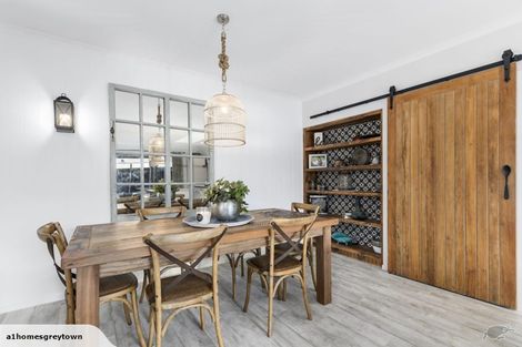 Photo of property in 1 Sam Meads Way, Greytown, 5712