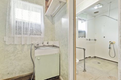 Photo of property in 12b Poutini Place, Manurewa, Auckland, 2102