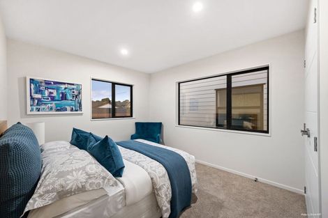Photo of property in 152b Botany Road, Botany Downs, Auckland, 2010