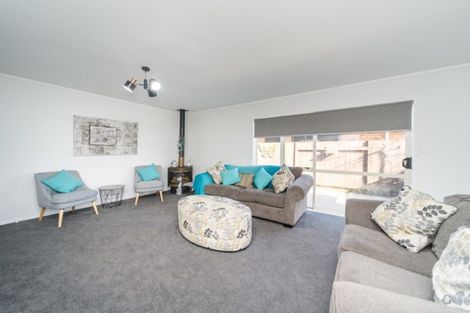 Photo of property in 18 Meridian Grove, Kelvin Grove, Palmerston North, 4414