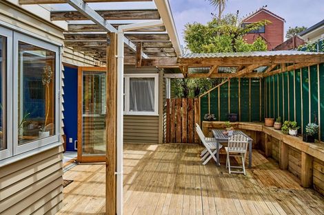 Photo of property in 3 Flint Way, Northland, Wellington, 6012